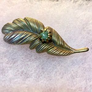 Vintage Art Deco feather brooch
